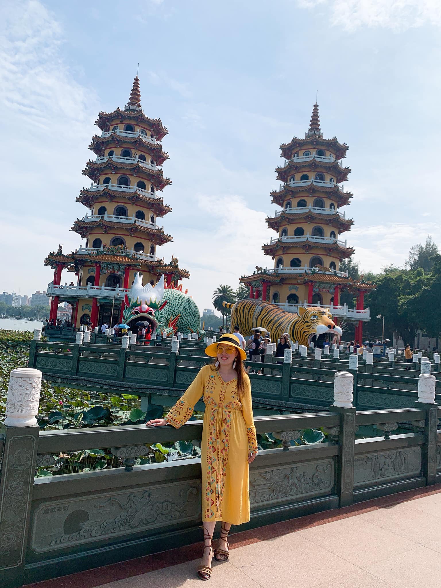 Cô nàng hút gần 4K like vì 'nghiện' màu vàng, bộ sưu tập khiến dân tình 'choáng' - 9 Cô nàng hút gần 4K like vì 'nghiện' màu vàng, bộ sưu tập khiến dân tình 'choáng' - 9