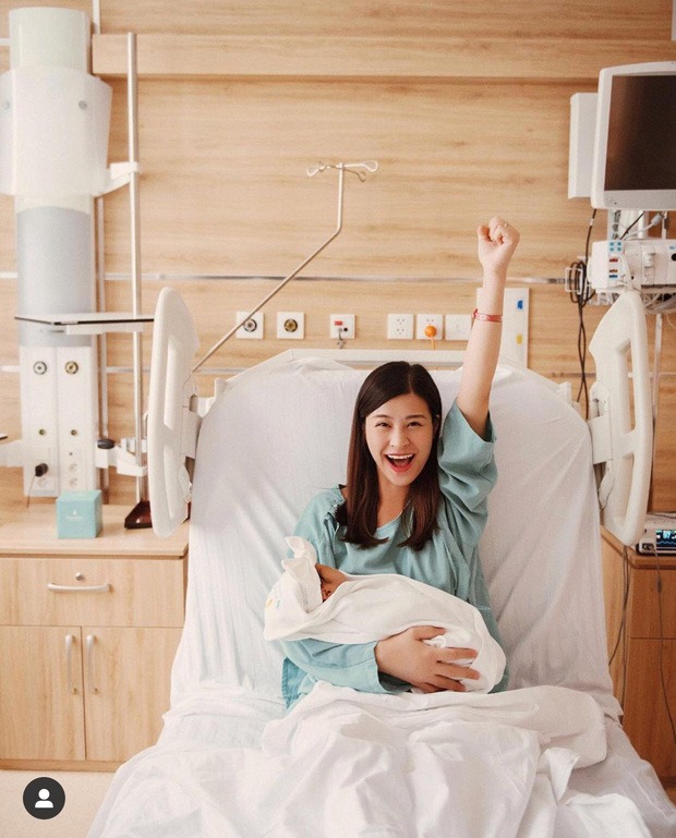 Sức hút 'khủng' của Winnie - con gái Đông Nhi: Khoảnh khắc ra mắt đạt 1,1 triệu like sau chưa đến 1 ngày - 3 Sức hút 'khủng' của Winnie - con gái Đông Nhi: Khoảnh khắc ra mắt đạt 1,1 triệu like sau chưa đến 1 ngày - 3