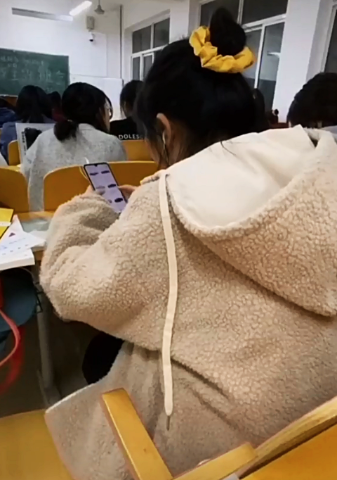 Nữ sinh 'chơi trội' mua siêu xe online qua mạng không cần nhìn giá, bỏ hơn 9 tỷ đồng thanh toán trong 1 nốt nhạc khiến dân mạng giật mình Nữ sinh 'chơi trội' mua siêu xe online qua mạng không cần nhìn giá, bỏ hơn 9 tỷ đồng thanh toán trong 1 nốt nhạc khiến dân mạng giật mình