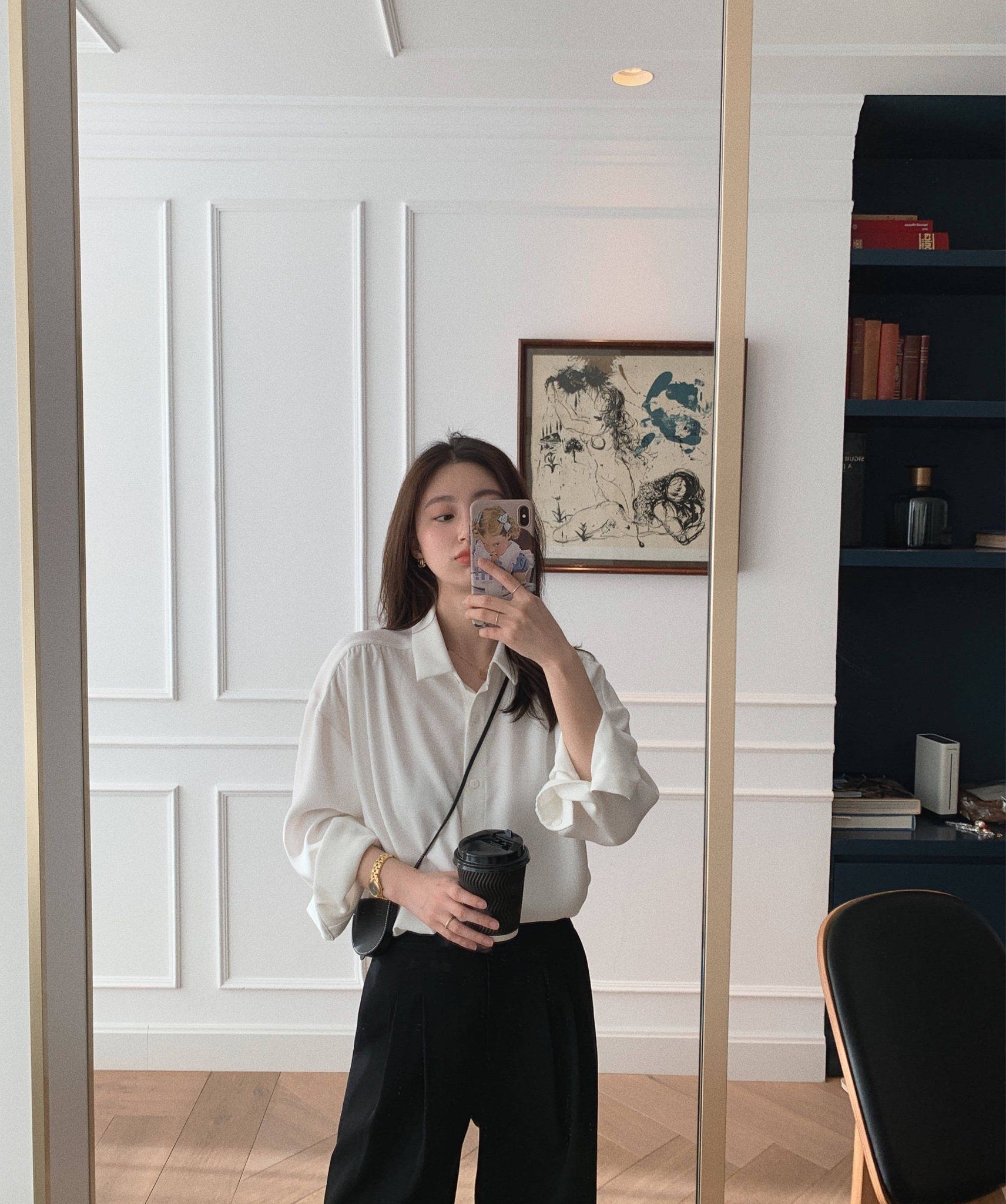 Sơ mi trắng – item kinh điển nhưng muốn mặc đẹp thì không phải nàng công sở nào cũng biết - 1 Sơ mi trắng – item kinh điển nhưng muốn mặc đẹp thì không phải nàng công sở nào cũng biết - 1