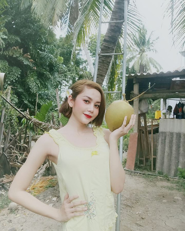 Thí sinh hot nhất Hoa hậu chuyển giới bị 'đào' lại ảnh diện đồ bộ ở quê thời chưa phẫu thuật - 5 Thí sinh hot nhất Hoa hậu chuyển giới bị 'đào' lại ảnh diện đồ bộ ở quê thời chưa phẫu thuật - 5