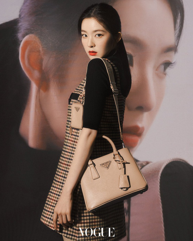 'Lời nguyền' Prada và SM: Cả 2 đại sứ Irene và Chanyeol đều gặp phốt chấn động, netizen sởn da gà réo gọi The Devil Wears Prada - 3 'Lời nguyền' Prada và SM: Cả 2 đại sứ Irene và Chanyeol đều gặp phốt chấn động, netizen sởn da gà réo gọi The Devil Wears Prada - 3