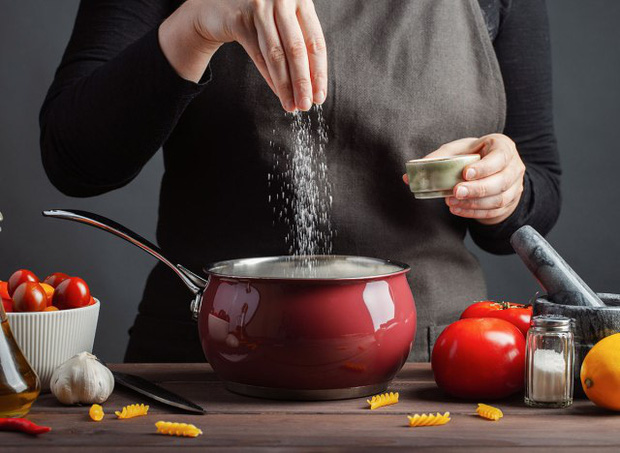 Có một kiểu ăn uống dẫn đến hậu quả 'nhẹ thì hại thận, hại tim, nặng thì ung thư', cơ thể có 4 dấu hiệu này thì phải xem lại những gì bạn ăn - 1 Có một kiểu ăn uống dẫn đến hậu quả 'nhẹ thì hại thận, hại tim, nặng thì ung thư', cơ thể có 4 dấu hiệu này thì phải xem lại những gì bạn ăn - 1
