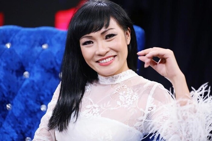 Phương Thanh lên án nhiều người ở vùng lũ 'nổi lòng tham', đòi nhận tiền vì 'đoàn Thủy Tiên cho 10 triệu' - 6 Phương Thanh lên án nhiều người ở vùng lũ 'nổi lòng tham', đòi nhận tiền vì 'đoàn Thủy Tiên cho 10 triệu' - 6