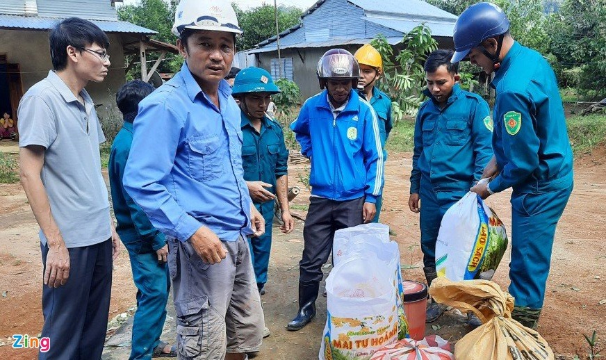 Hiện trường vụ sạt lở đất vùi lấp 11 người ở Phước Sơn - 5