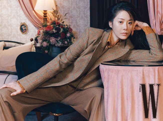 'Cô dâu bị đế chế Samsung ruồng bỏ' Go Hyun Jung gây sốt với loạt hình đẹp 'sương sương' dù sắp bước sang tuổi 50 'Cô dâu bị đế chế Samsung ruồng bỏ' Go Hyun Jung gây sốt với loạt hình đẹp 'sương sương' dù sắp bước sang tuổi 50