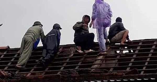 Chưa đầy 1 phút, trận lốc xoáy làm tốc mái 29 nhà dân - 3 Chưa đầy 1 phút, trận lốc xoáy làm tốc mái 29 nhà dân - 3