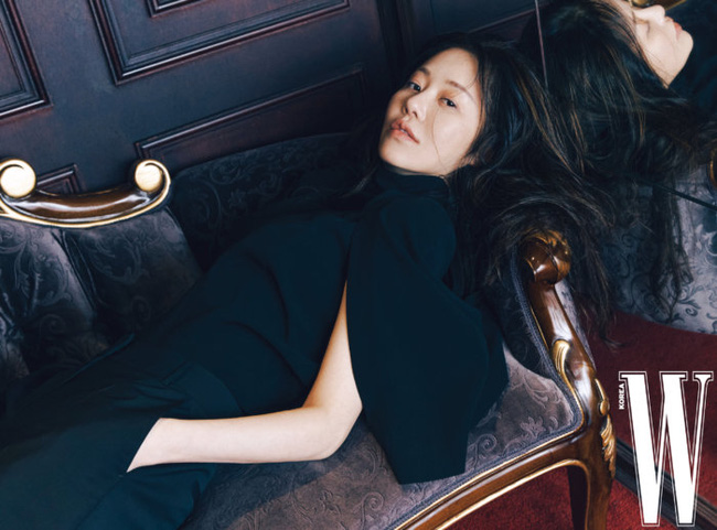 'Cô dâu bị đế chế Samsung ruồng bỏ' Go Hyun Jung gây sốt với loạt hình đẹp 'sương sương' dù sắp bước sang tuổi 50 - 3 'Cô dâu bị đế chế Samsung ruồng bỏ' Go Hyun Jung gây sốt với loạt hình đẹp 'sương sương' dù sắp bước sang tuổi 50 - 3