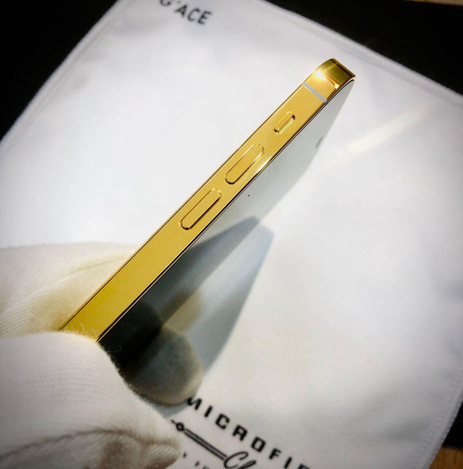 Ngắm ảnh thực tế iPhone 12 Pro mạ vàng đầu tiên trên thế giới được chế tác tại Việt Nam - 1 Ngắm ảnh thực tế iPhone 12 Pro mạ vàng đầu tiên trên thế giới được chế tác tại Việt Nam - 1