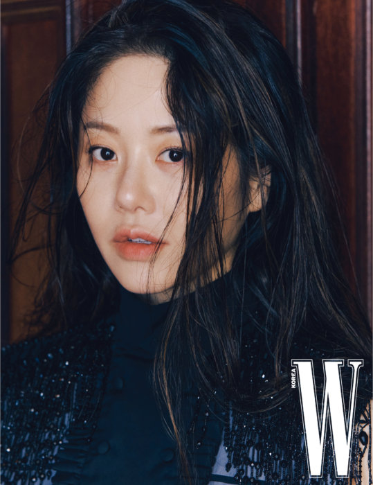 'Cô dâu bị đế chế Samsung ruồng bỏ' Go Hyun Jung gây sốt với loạt hình đẹp 'sương sương' dù sắp bước sang tuổi 50 - 2 'Cô dâu bị đế chế Samsung ruồng bỏ' Go Hyun Jung gây sốt với loạt hình đẹp 'sương sương' dù sắp bước sang tuổi 50 - 2