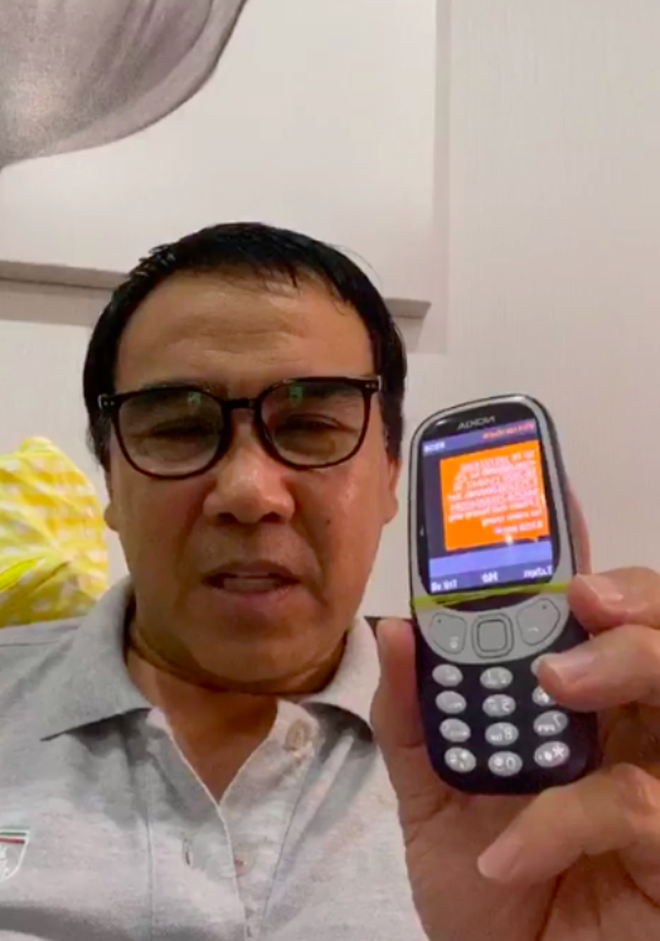 MC Quyền Linh trực tiếp về miền Trung cứu trợ, kêu gọi được 2,3 tỷ đồng sau chưa đầy 1 giờ livestream MC Quyền Linh trực tiếp về miền Trung cứu trợ, kêu gọi được 2,3 tỷ đồng sau chưa đầy 1 giờ livestream