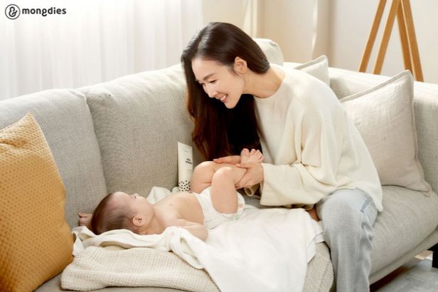 'Nữ hoàng nước mắt' Choi Ji Woo lần đầu lộ diện sau 5 tháng sinh con, nhan sắc và body khiến dân tình kinh ngạc 'Nữ hoàng nước mắt' Choi Ji Woo lần đầu lộ diện sau 5 tháng sinh con, nhan sắc và body khiến dân tình kinh ngạc