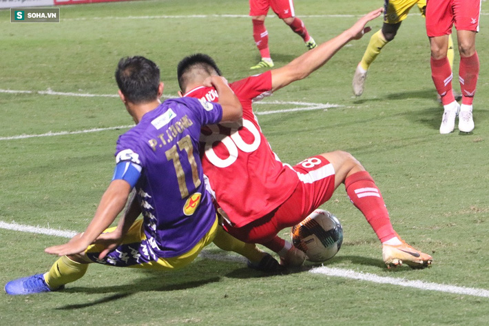 Quế Ngọc Hải mắng xối xả tiền đạo Hà Nội FC, đòi trọng tài rút thẻ đuổi đối thủ khỏi sân - 8 Quế Ngọc Hải mắng xối xả tiền đạo Hà Nội FC, đòi trọng tài rút thẻ đuổi đối thủ khỏi sân - 8