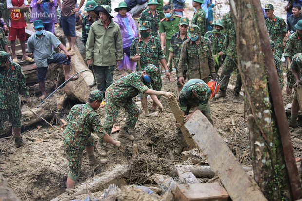 Vụ sạt lở kinh hoàng vùi lấp cả 1 ngôi làng ở Trà Leng: Tìm thấy thêm 3 thi thể, trong đó có 1 trẻ nhỏ