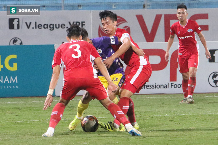 Quế Ngọc Hải mắng xối xả tiền đạo Hà Nội FC, đòi trọng tài rút thẻ đuổi đối thủ khỏi sân - 6 Quế Ngọc Hải mắng xối xả tiền đạo Hà Nội FC, đòi trọng tài rút thẻ đuổi đối thủ khỏi sân - 6