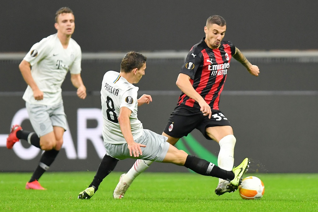 Ibrahimovic sút hỏng 11 m trong trận thắng 3-0 của AC Milan - 5