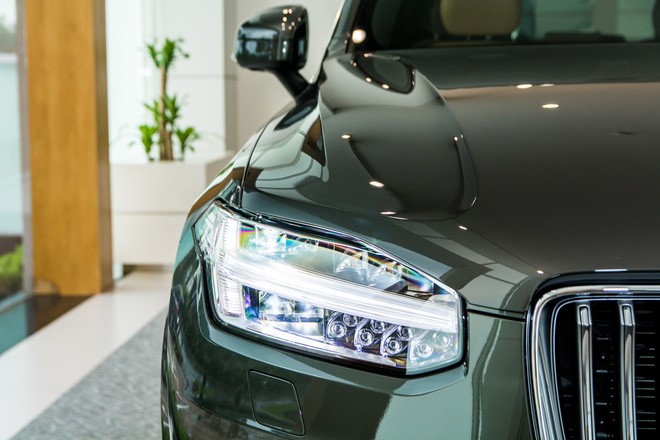 ‘Trùm cuối’ Volvo XC90 T8 chào Việt Nam: Mạnh nhất phân khúc, giá gần 4,6 tỷ đồng - 2 ‘Trùm cuối’ Volvo XC90 T8 chào Việt Nam: Mạnh nhất phân khúc, giá gần 4,6 tỷ đồng - 2
