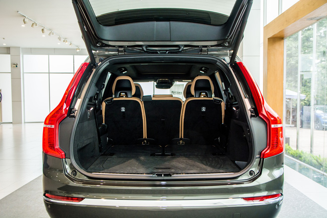 ‘Trùm cuối’ Volvo XC90 T8 chào Việt Nam: Mạnh nhất phân khúc, giá gần 4,6 tỷ đồng - 26 ‘Trùm cuối’ Volvo XC90 T8 chào Việt Nam: Mạnh nhất phân khúc, giá gần 4,6 tỷ đồng - 26