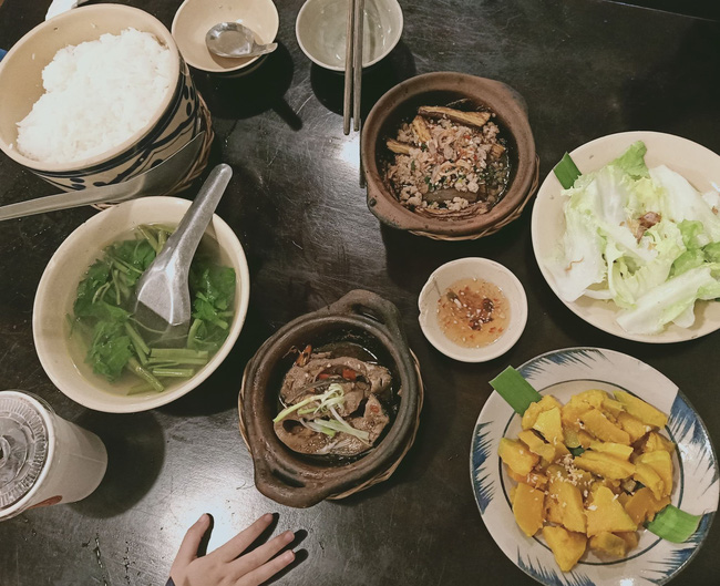 Đón mẹ chồng ở nước ngoài về bằng mâm cơm quê, bà tỏ ra khó chịu nhưng nghe con dâu nhắc tới 6 chữ bà tuyên bố cho luôn căn nhà 5 tỷ Đón mẹ chồng ở nước ngoài về bằng mâm cơm quê, bà tỏ ra khó chịu nhưng nghe con dâu nhắc tới 6 chữ bà tuyên bố cho luôn căn nhà 5 tỷ