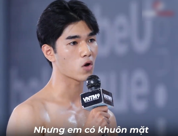 Vietnam's Next Top Model: Vạ miệng gọi Võ Hoàng Yến là... Hương Giang rồi còn cãi tay đôi, nam thí sinh bị mắng vuốt mặt không kịp - 3 Vietnam's Next Top Model: Vạ miệng gọi Võ Hoàng Yến là... Hương Giang rồi còn cãi tay đôi, nam thí sinh bị mắng vuốt mặt không kịp - 3