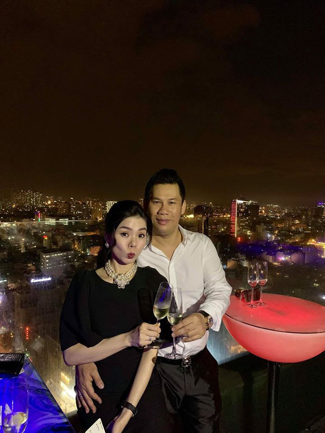 Trước khi ly hôn, Lệ Quyên và chồng cũ 'đại gia phòng trà giàu nhất Sài Gòn' từng đối xử với nhau thế nào? - 8 Trước khi ly hôn, Lệ Quyên và chồng cũ 'đại gia phòng trà giàu nhất Sài Gòn' từng đối xử với nhau thế nào? - 8