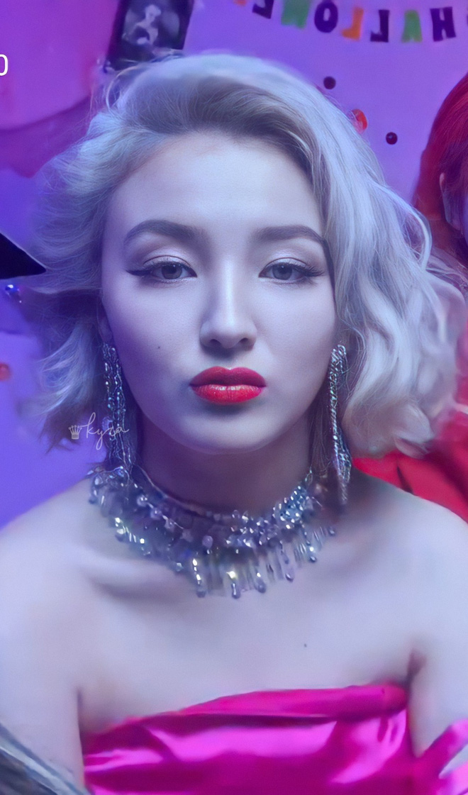 Cùng cosplay Marilyn Monroe, 'nữ thần lai' Nancy toả sáng nhưng lại diện váy nhăn nhúm hơn hẳn Chi Pu - 7 Cùng cosplay Marilyn Monroe, 'nữ thần lai' Nancy toả sáng nhưng lại diện váy nhăn nhúm hơn hẳn Chi Pu - 7
