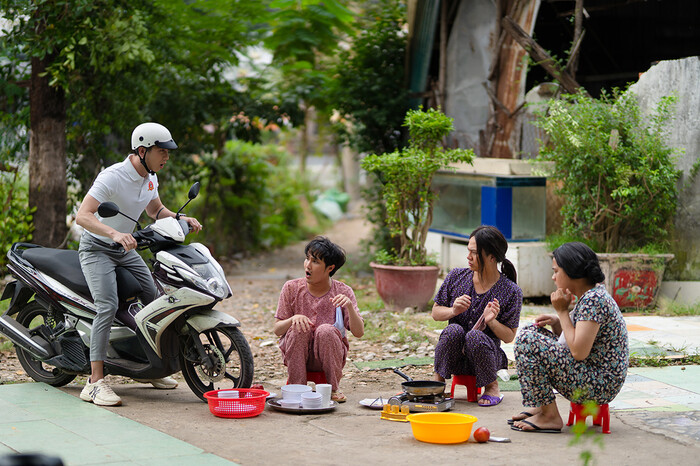 'Tắt tiếng' của Huỳnh Lập - Duy Khánh- Lê Nhân 'cà khịa' CĐM: Từ chuyện Đông Nhi đi đẻ đến cứu trợ mùa lũ - 12 'Tắt tiếng' của Huỳnh Lập - Duy Khánh- Lê Nhân 'cà khịa' CĐM: Từ chuyện Đông Nhi đi đẻ đến cứu trợ mùa lũ - 12