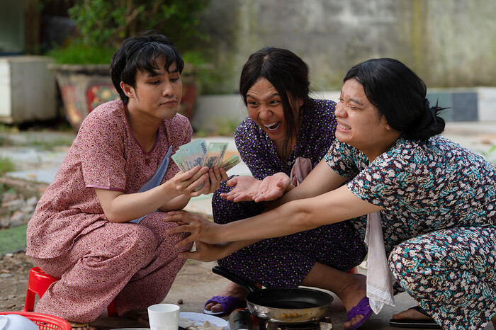 'Tắt tiếng' của Huỳnh Lập - Duy Khánh- Lê Nhân 'cà khịa' CĐM: Từ chuyện Đông Nhi đi đẻ đến cứu trợ mùa lũ - 16 'Tắt tiếng' của Huỳnh Lập - Duy Khánh- Lê Nhân 'cà khịa' CĐM: Từ chuyện Đông Nhi đi đẻ đến cứu trợ mùa lũ - 16