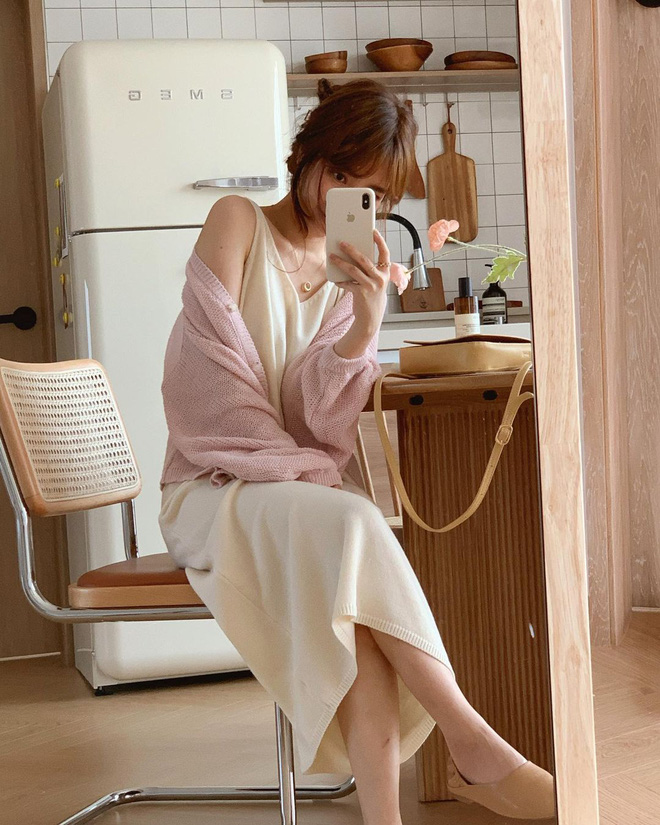 5 chiêu mix đồ với áo len cực dễ, các nàng nên 'quẩy' ngay để đông này mặc sang xịn chẳng kém ai - 17 5 chiêu mix đồ với áo len cực dễ, các nàng nên 'quẩy' ngay để đông này mặc sang xịn chẳng kém ai - 17