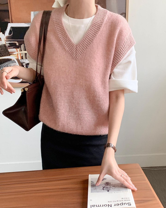 5 chiêu mix đồ với áo len cực dễ, các nàng nên 'quẩy' ngay để đông này mặc sang xịn chẳng kém ai - 14 5 chiêu mix đồ với áo len cực dễ, các nàng nên 'quẩy' ngay để đông này mặc sang xịn chẳng kém ai - 14