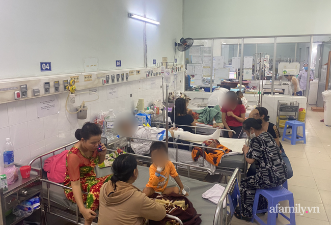 Vụ bé trai 13 tuổi rơi từ tầng 3 trường học xuống đất: Bé thường xuyên bị bạn bè ức hiếp, đánh đập? - 2 Vụ bé trai 13 tuổi rơi từ tầng 3 trường học xuống đất: Bé thường xuyên bị bạn bè ức hiếp, đánh đập? - 2