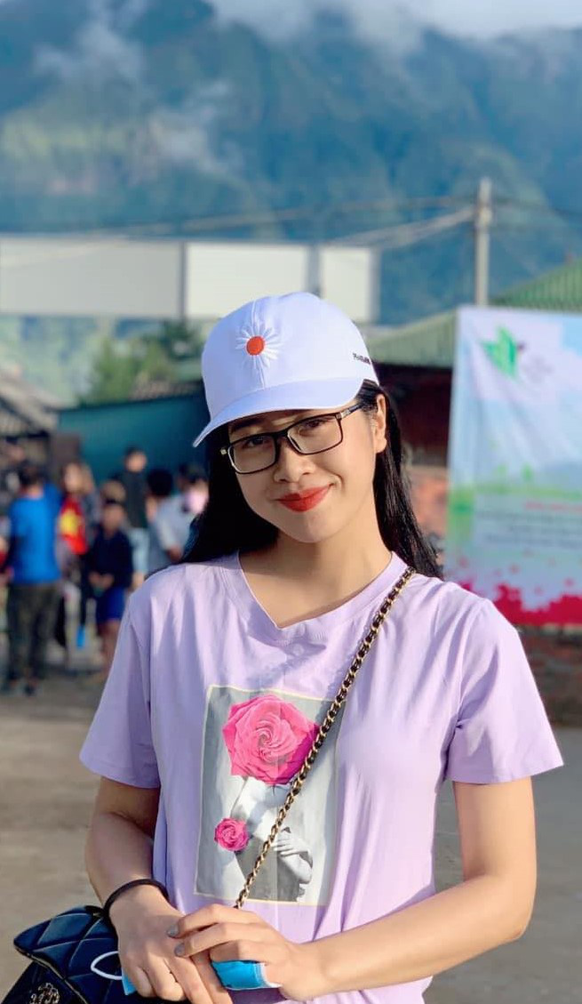 Vẻ duyên dáng của nữ tiếp viên hàng không thi hoa hậu - 9 Vẻ duyên dáng của nữ tiếp viên hàng không thi hoa hậu - 9