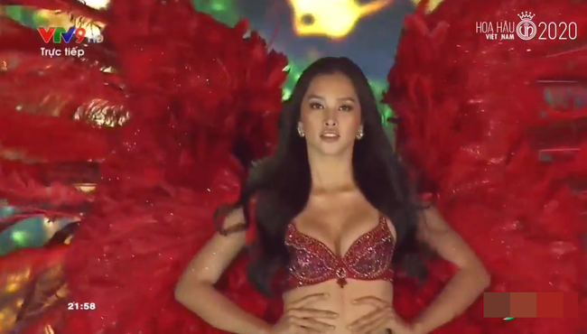 Sau khi bị soi body lộ cả loạt khuyết điểm, Tiểu Vy diện bikini khoe dáng trong đêm thi Hoa hậu Việt Nam 2020, khuôn ngực 'đồ sộ' gây chú ý - 3 Sau khi bị soi body lộ cả loạt khuyết điểm, Tiểu Vy diện bikini khoe dáng trong đêm thi Hoa hậu Việt Nam 2020, khuôn ngực 'đồ sộ' gây chú ý - 3