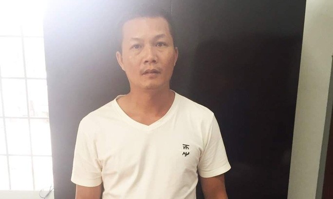 Bắt kẻ đi ôtô 'cứu trợ miền Trung' lừa cụ bà 83 tuổi lấy vàng và 6,5 triệu đồng Bắt kẻ đi ôtô 'cứu trợ miền Trung' lừa cụ bà 83 tuổi lấy vàng và 6,5 triệu đồng