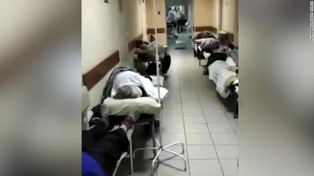 CNN: Cảnh tượng thi thể chất chồng hé lộ thực tại Covid-19 đầy tăm tối đang xảy ra ở Nga - 1 CNN: Cảnh tượng thi thể chất chồng hé lộ thực tại Covid-19 đầy tăm tối đang xảy ra ở Nga - 1