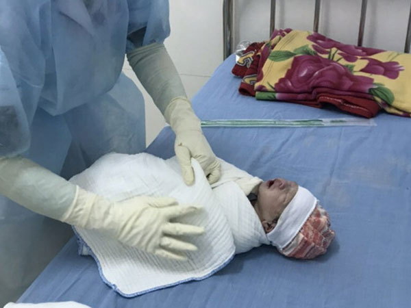 Bé trai chào đời trong khu cách ly Covid-19 ở Lào Cai Bé trai chào đời trong khu cách ly Covid-19 ở Lào Cai