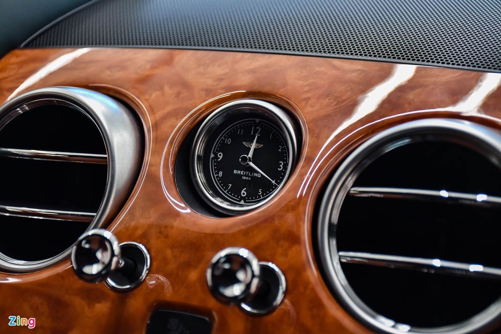 Chi tiết Bentley Flying Spur V8 S giá hơn 17,6 tỷ với màu sơn hiếm - 16 Chi tiết Bentley Flying Spur V8 S giá hơn 17,6 tỷ với màu sơn hiếm - 16