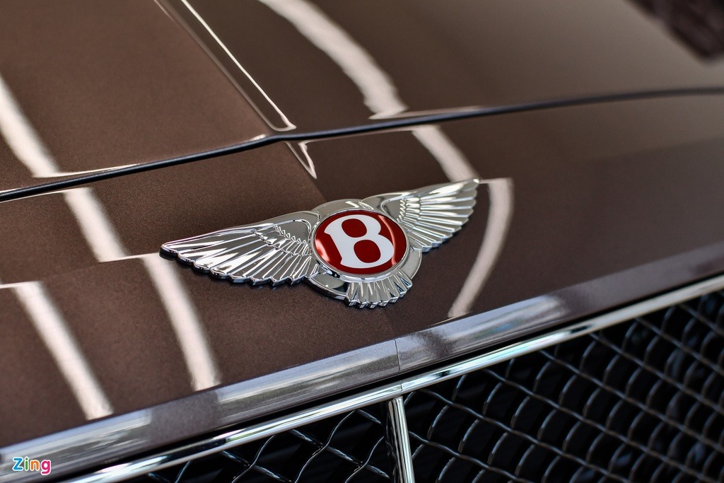 Chi tiết Bentley Flying Spur V8 S giá hơn 17,6 tỷ với màu sơn hiếm - 9 Chi tiết Bentley Flying Spur V8 S giá hơn 17,6 tỷ với màu sơn hiếm - 9