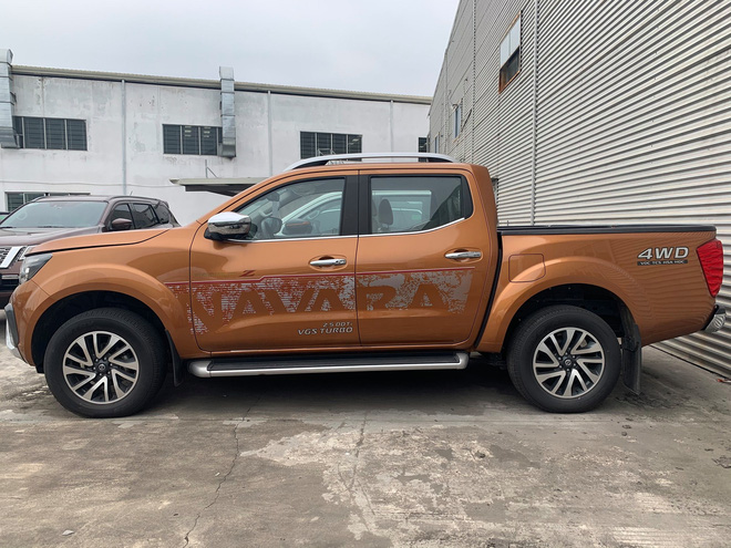 Vừa về tay nhà phân phối mới, Nissan Navara giảm giá niêm yết gần 40 triệu đồng - 2 Vừa về tay nhà phân phối mới, Nissan Navara giảm giá niêm yết gần 40 triệu đồng - 2