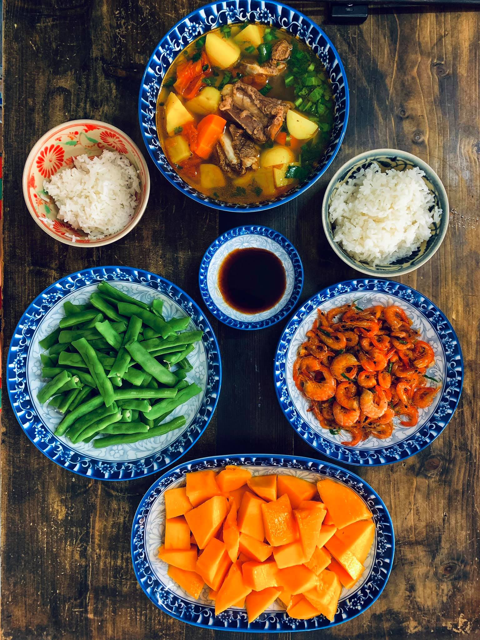 Có gì ở mâm cơm của đôi vợ chồng trẻ mà sau 2 giờ đăng tải đã nhận hơn ngàn lượt like từ cộng đồng mạng? - 4 Có gì ở mâm cơm của đôi vợ chồng trẻ mà sau 2 giờ đăng tải đã nhận hơn ngàn lượt like từ cộng đồng mạng? - 4