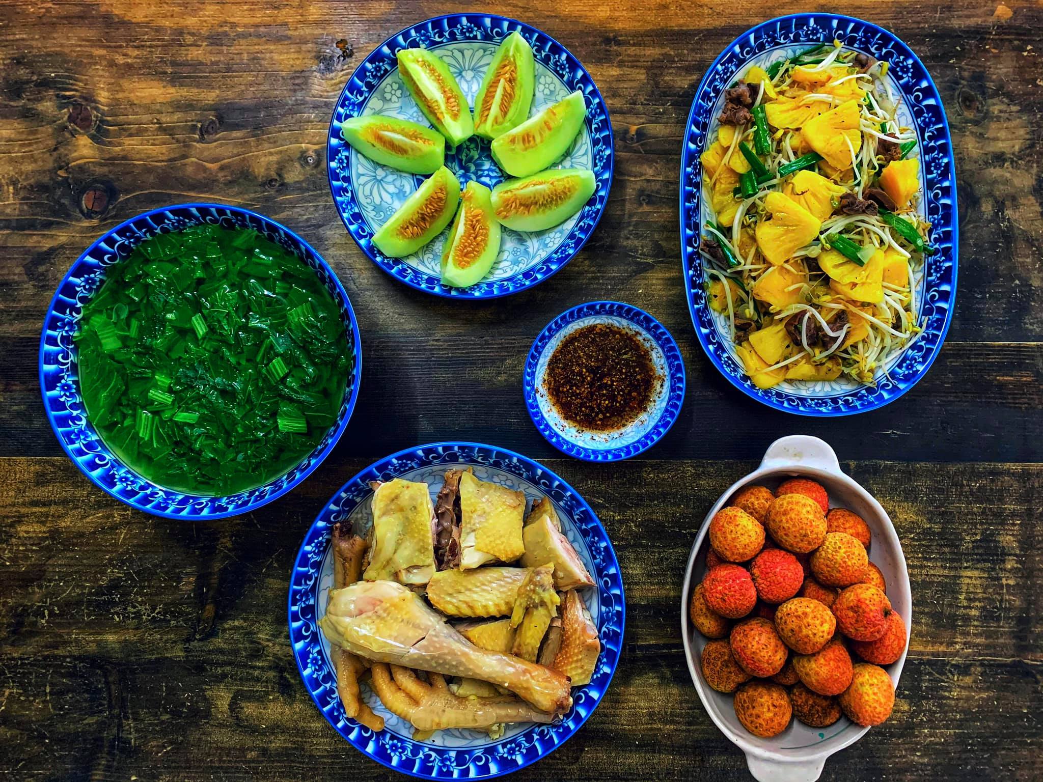 Có gì ở mâm cơm của đôi vợ chồng trẻ mà sau 2 giờ đăng tải đã nhận hơn ngàn lượt like từ cộng đồng mạng? - 18 Có gì ở mâm cơm của đôi vợ chồng trẻ mà sau 2 giờ đăng tải đã nhận hơn ngàn lượt like từ cộng đồng mạng? - 18