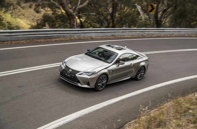 Lexus RC cập nhật phiên bản mới - 'Xe chơi' điệu đà đối đầu BMW 4-Series Coupe và Mercedes C-Class Coupe Lexus RC cập nhật phiên bản mới - 'Xe chơi' điệu đà đối đầu BMW 4-Series Coupe và Mercedes C-Class Coupe