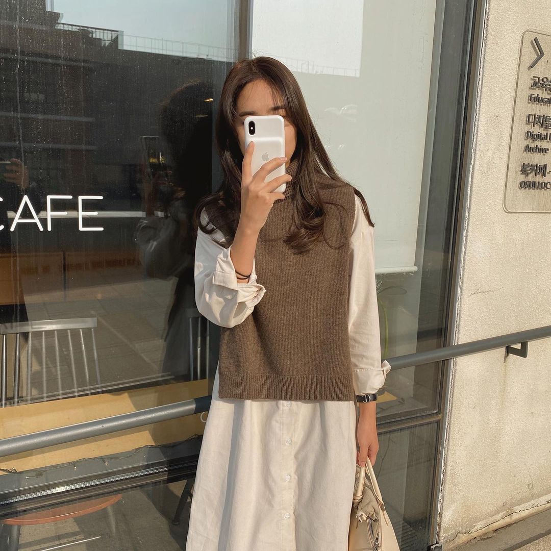5 kiểu áo cứ khoác ngoài váy trắng là tạo nên set đồ xịn đẹp từ công sở ra phố - 3 5 kiểu áo cứ khoác ngoài váy trắng là tạo nên set đồ xịn đẹp từ công sở ra phố - 3