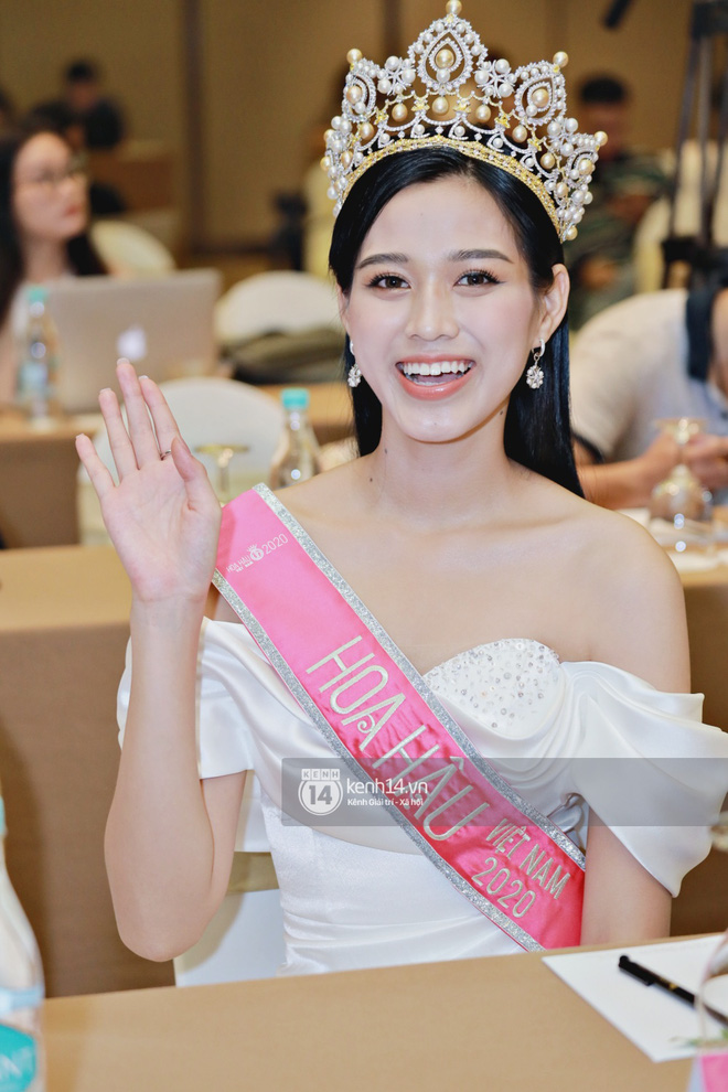 Bộ ảnh đọ sắc 'nét căng' đầu tiên của Top 3 Hoa Hậu Việt Nam 2020: Tân Hoa hậu Đỗ Thị Hà bất ngờ bị Á hậu 2 Ngọc Thảo giật spotlight! - 3 Bộ ảnh đọ sắc 'nét căng' đầu tiên của Top 3 Hoa Hậu Việt Nam 2020: Tân Hoa hậu Đỗ Thị Hà bất ngờ bị Á hậu 2 Ngọc Thảo giật spotlight! - 3