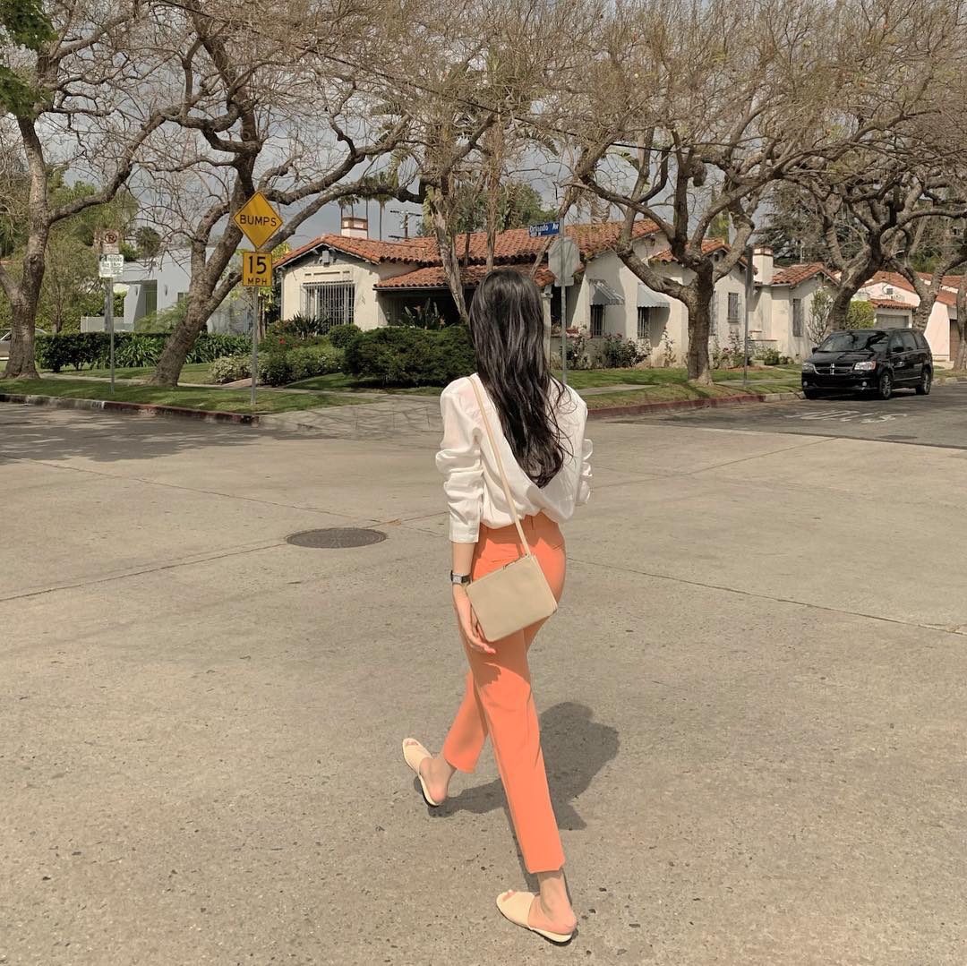 Lười mix đồ thì cứ diện 3 kiểu áo sơ mi này tới sở làm là có ngay set đồ đẹp, chất khỏi bàn - 1 Lười mix đồ thì cứ diện 3 kiểu áo sơ mi này tới sở làm là có ngay set đồ đẹp, chất khỏi bàn - 1