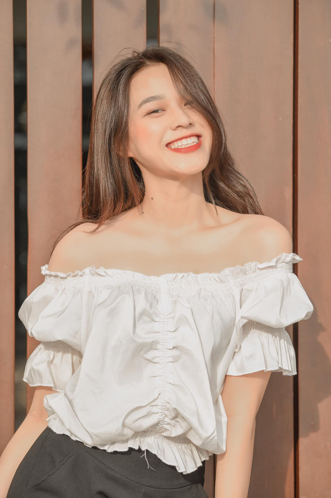Style đời thường đối nhau chan chát của top 3 HHVN: Người thì sexy, người cá tính, riêng Tân hậu giản dị đến xuề xòa vẫn đẹp mê - 1 Style đời thường đối nhau chan chát của top 3 HHVN: Người thì sexy, người cá tính, riêng Tân hậu giản dị đến xuề xòa vẫn đẹp mê - 1