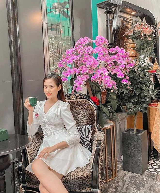 Style đời thường đối nhau chan chát của top 3 HHVN: Người thì sexy, người cá tính, riêng Tân hậu giản dị đến xuề xòa vẫn đẹp mê - 3 Style đời thường đối nhau chan chát của top 3 HHVN: Người thì sexy, người cá tính, riêng Tân hậu giản dị đến xuề xòa vẫn đẹp mê - 3