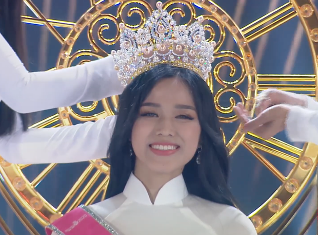 Soi sạn to đùng ở Chung kết HHVN 2020: Thời lượng dài lê thê, Binz tưởng tâm điểm nhưng nhép lộ, thí sinh thi ứng xử kém lại... đăng quang - 4 Soi sạn to đùng ở Chung kết HHVN 2020: Thời lượng dài lê thê, Binz tưởng tâm điểm nhưng nhép lộ, thí sinh thi ứng xử kém lại... đăng quang - 4