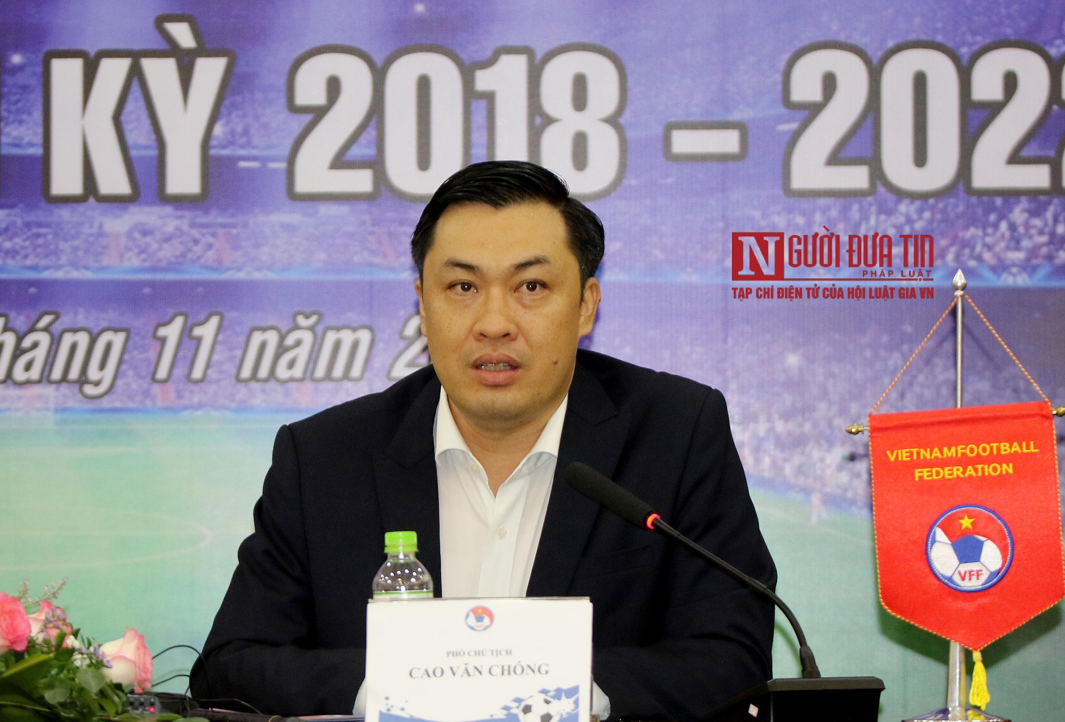 Tổng thư ký VFF: 'Số tiền bán vé trận ĐTQG và U22 sẽ phục vụ từ thiện' Tổng thư ký VFF: 'Số tiền bán vé trận ĐTQG và U22 sẽ phục vụ từ thiện'