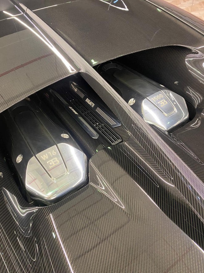 Doanh nghiệp Việt chào bán siêu phẩm Bugatti Chiron: Hàng hiếm với dàn áo carbon, mức giá gần 70 tỷ đồng 'rẻ' sốc - 1 Doanh nghiệp Việt chào bán siêu phẩm Bugatti Chiron: Hàng hiếm với dàn áo carbon, mức giá gần 70 tỷ đồng 'rẻ' sốc - 1